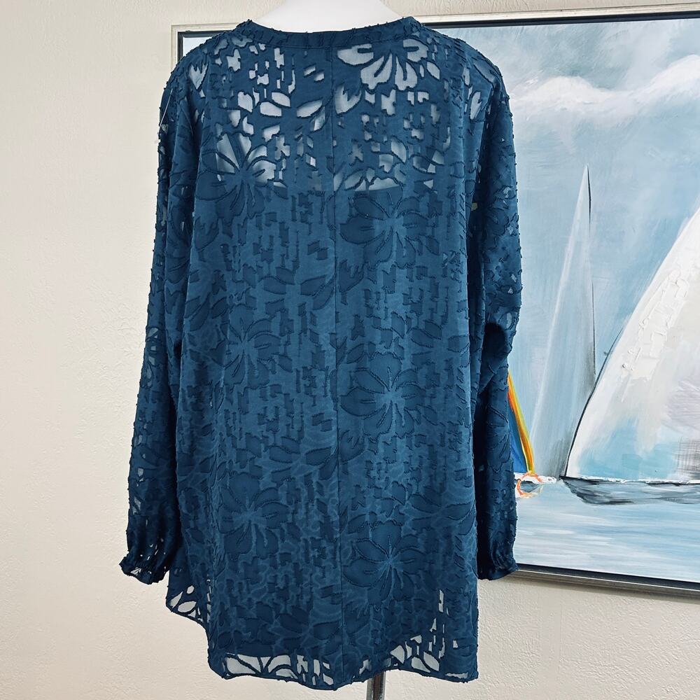 Torrid Blouse Tunic length size 26 and cami size 22/24 NWT - Picture 5 of 10